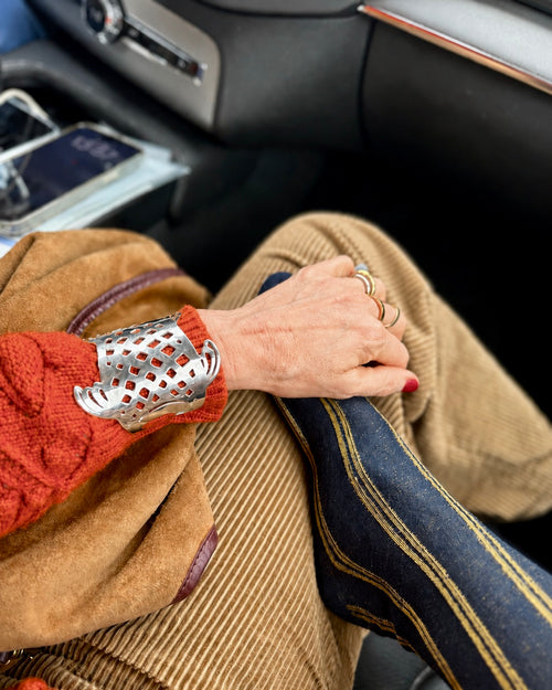 FISH CUFF