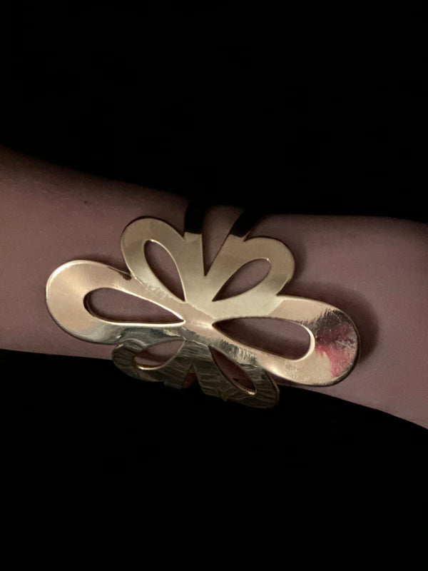 FLOWER CUFF