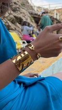 LINE OUT CUFF