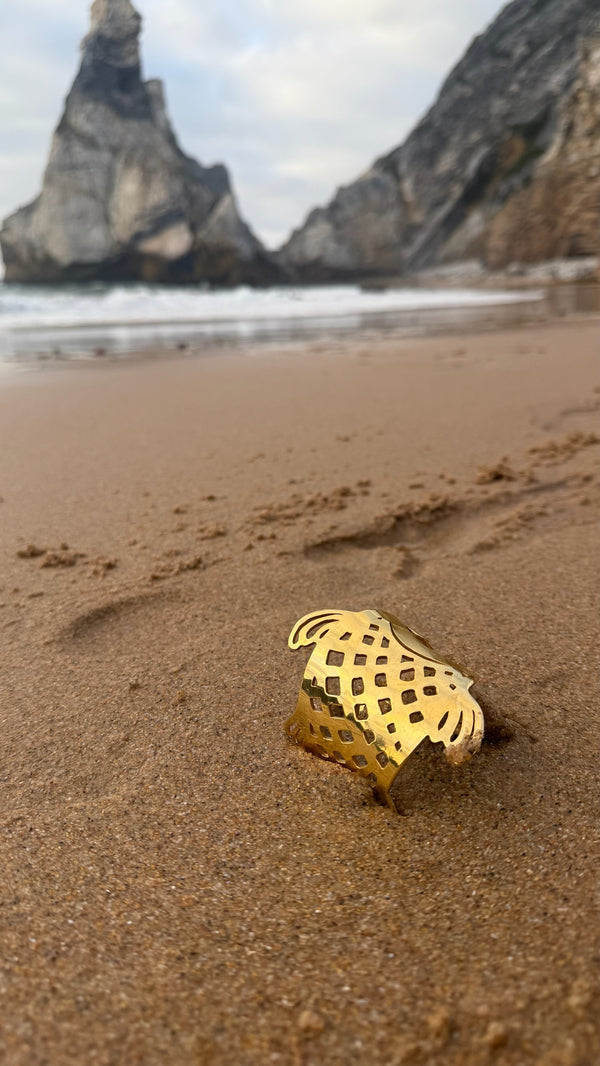 FISH CUFF