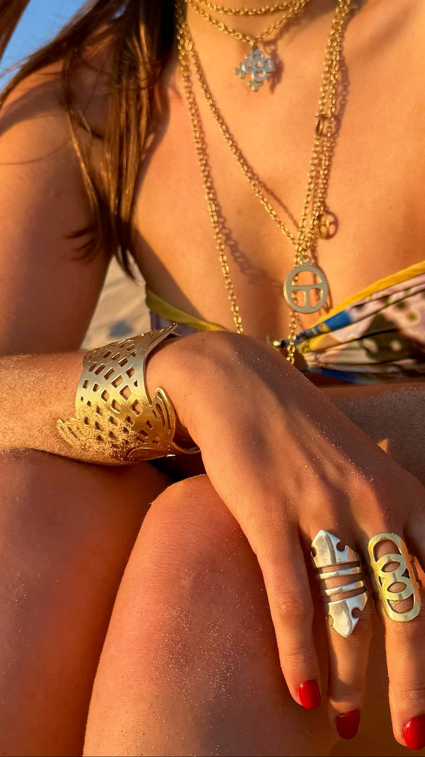 FISH CUFF