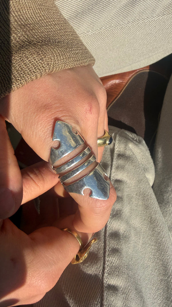 DOUBLE QUEEN RING
