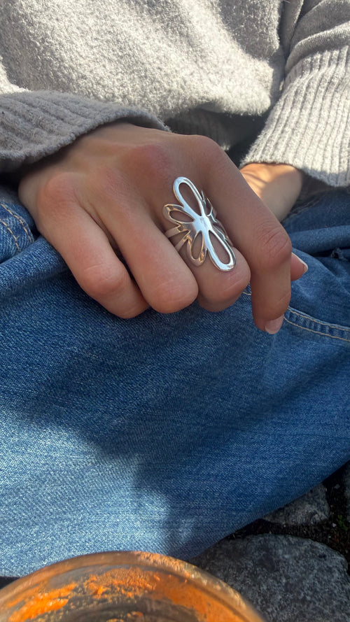 FLOWER RING