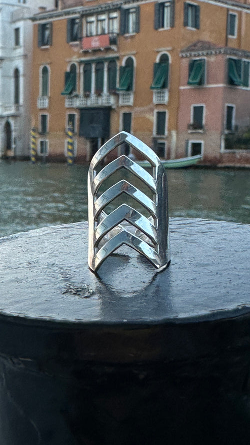 ARROW RING