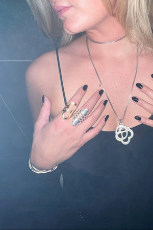 DOUBLE QUEEN RING