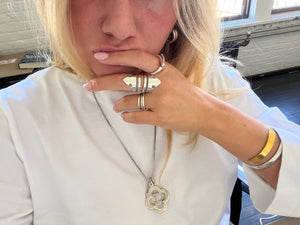 DOUBLE QUEEN RING