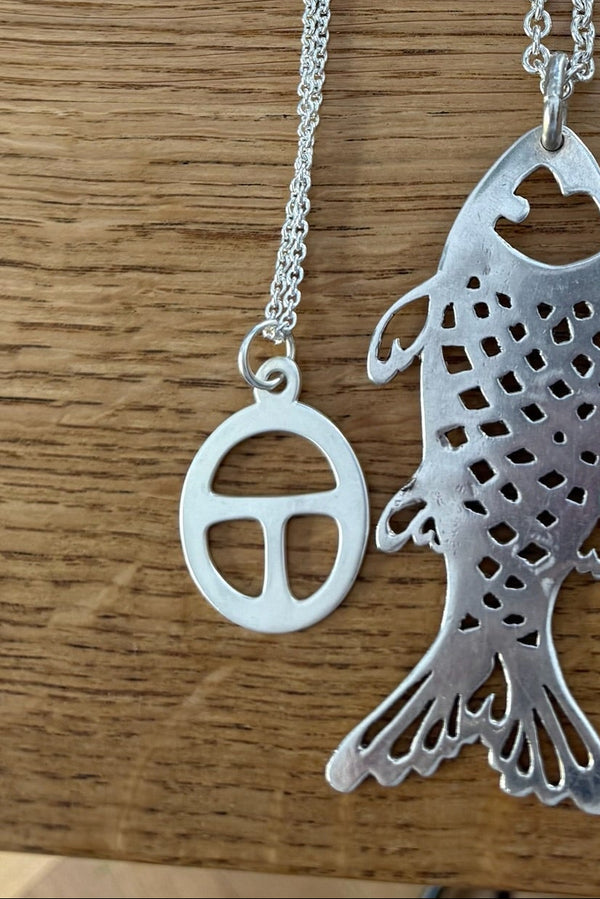 T-CROSS NECKLACE MEDIUM